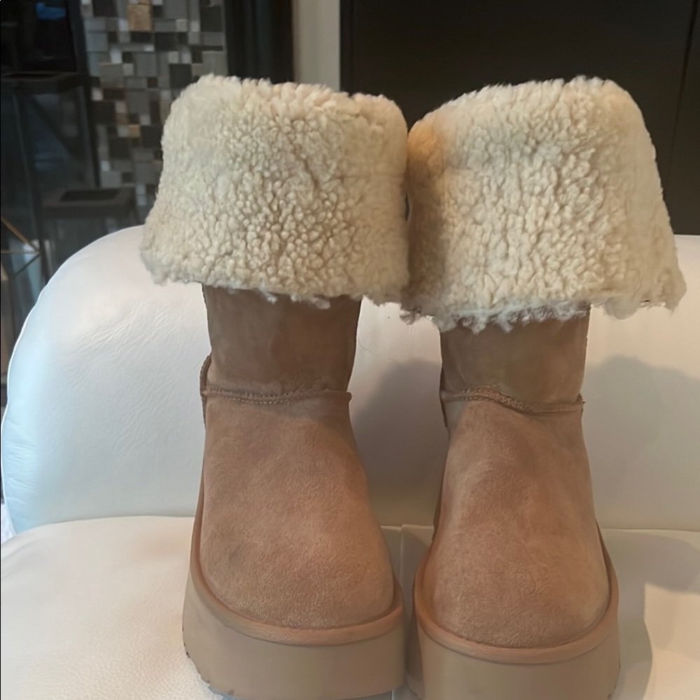 UGG Classic New Heights Cuffable Boot  Tan Size 9 - Picture 9 of 10